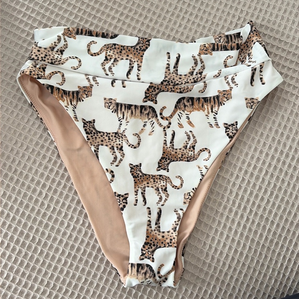 Cute Animal print Aerie high waisted bottoms- size medium